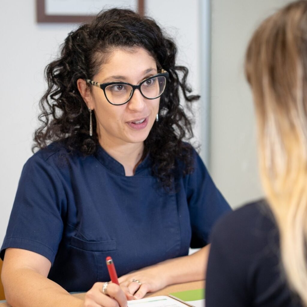 FOTO CI PRENDIAMO CURA DI TE GALLERY 4 - Dentista a località